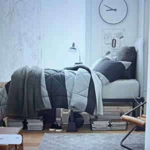 Bold stripe jersey favorite tee comforter with one twin sham